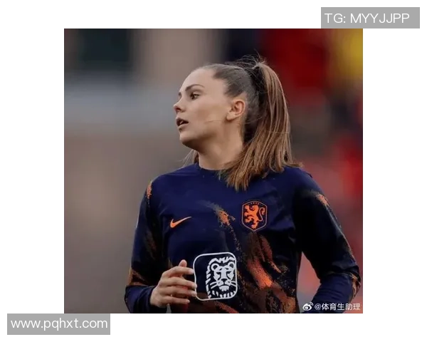 巴萨女足球星列克马腾斯领衔球队争夺欧洲冠军 展现非凡实力与领导力 巴萨女足球星列克马腾斯领衔球队争夺欧洲冠军 展现非凡实力与领导力